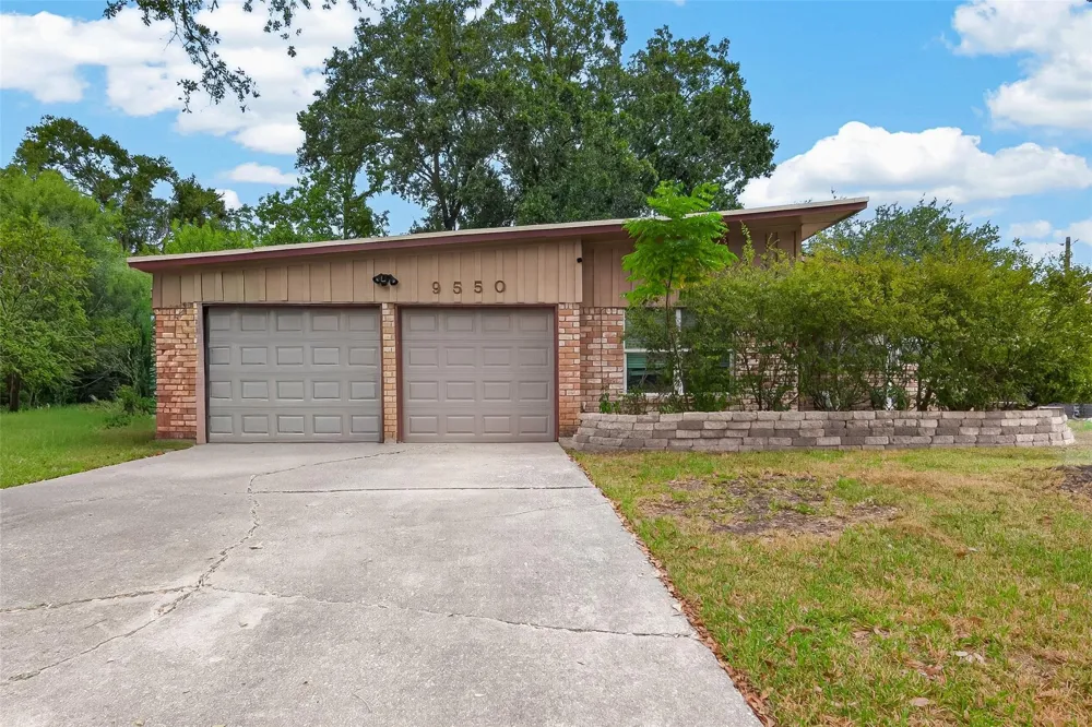 9550 Fairdale Lane Houston, TX 77063
