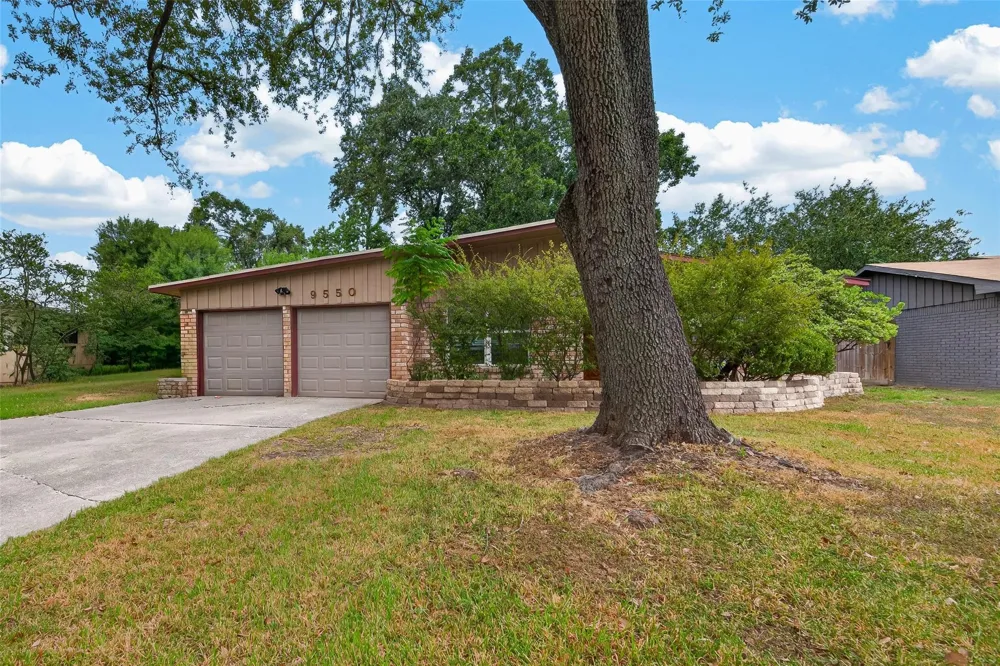 9550 Fairdale Lane Houston, TX 77063