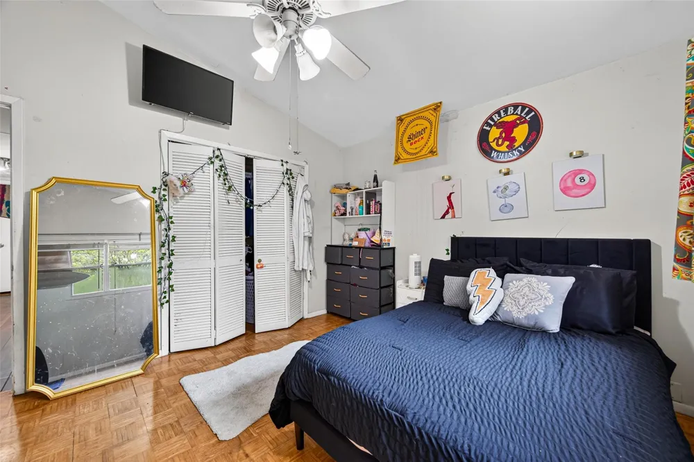 9550 Fairdale Lane Houston, TX 77063
