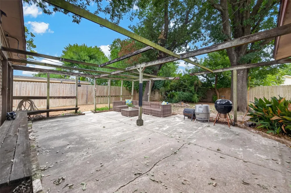 9550 Fairdale Lane Houston, TX 77063