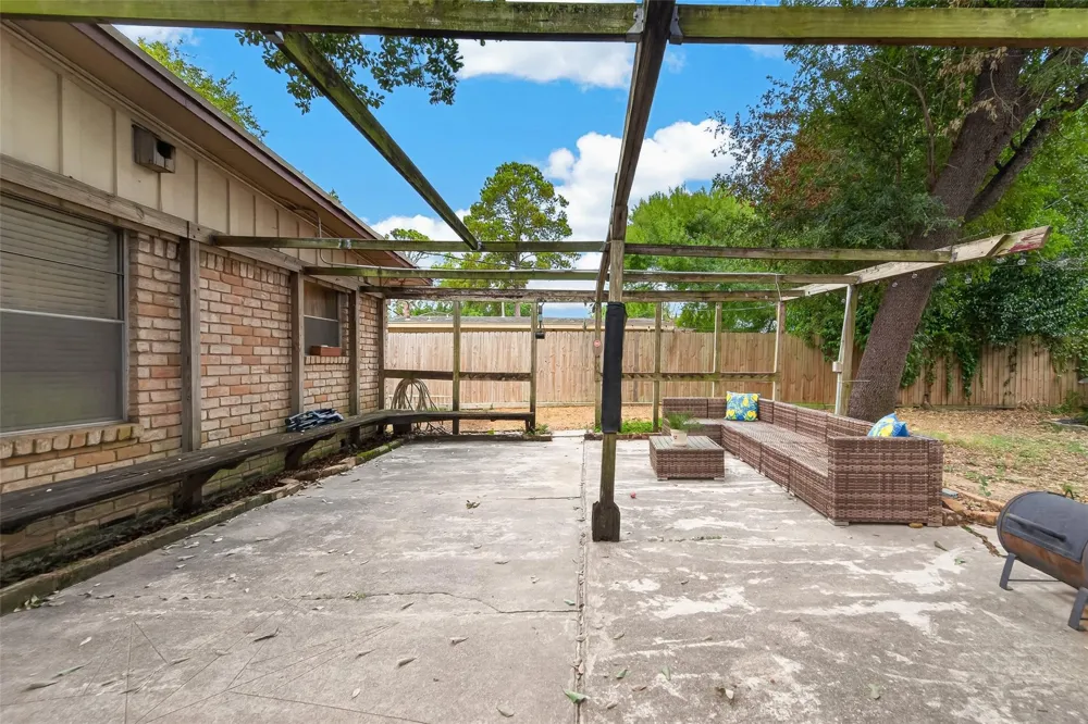 9550 Fairdale Lane Houston, TX 77063