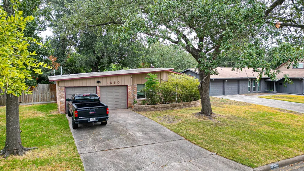 9550 Fairdale Lane Houston, TX 77063