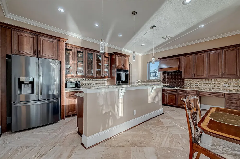 2011 Crescent Drive La Porte, TX 77571