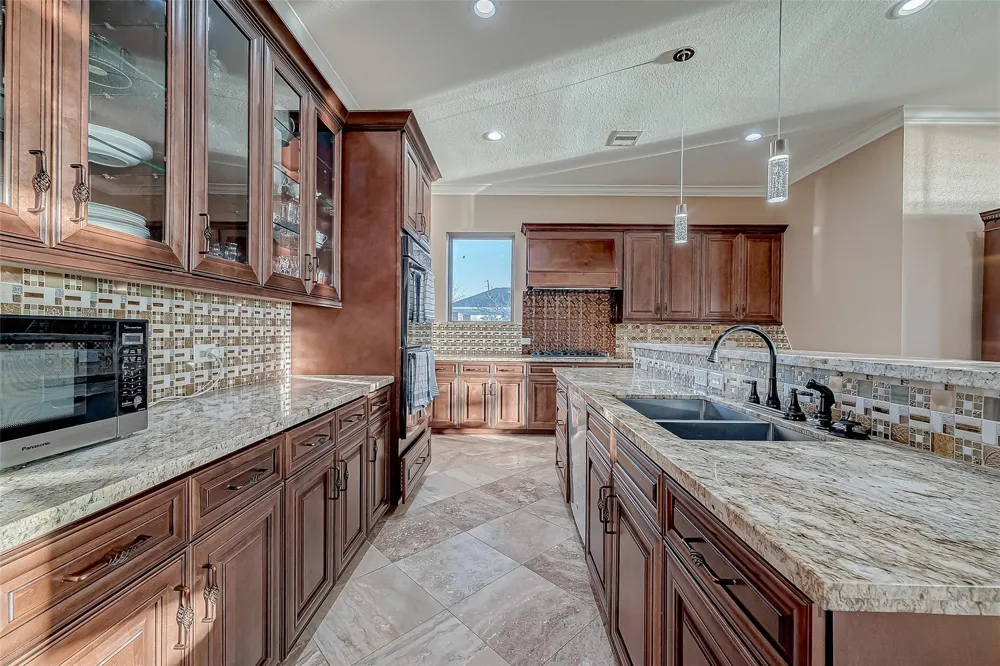 2011 Crescent Drive La Porte, TX 77571