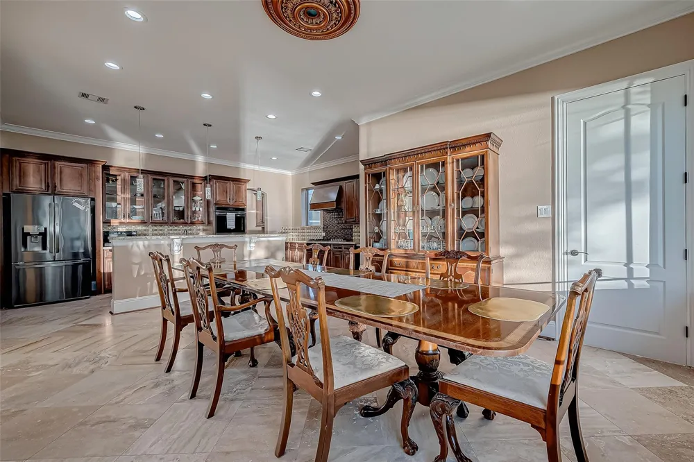 2011 Crescent Drive La Porte, TX 77571