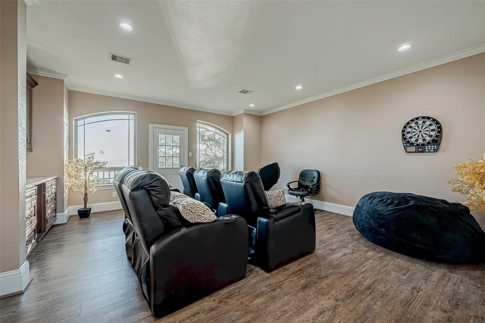 2011 Crescent Drive La Porte, TX 77571