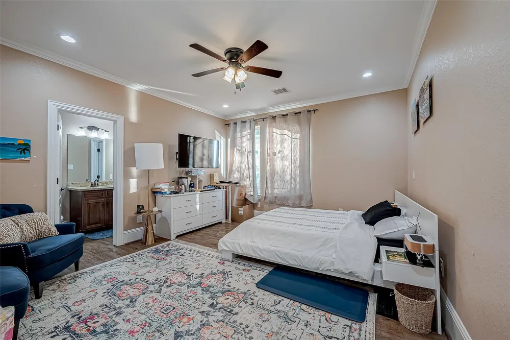 2011 Crescent Drive La Porte, TX 77571