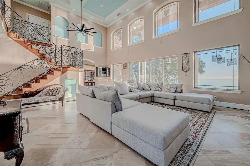 2011 Crescent Drive La Porte, TX 77571