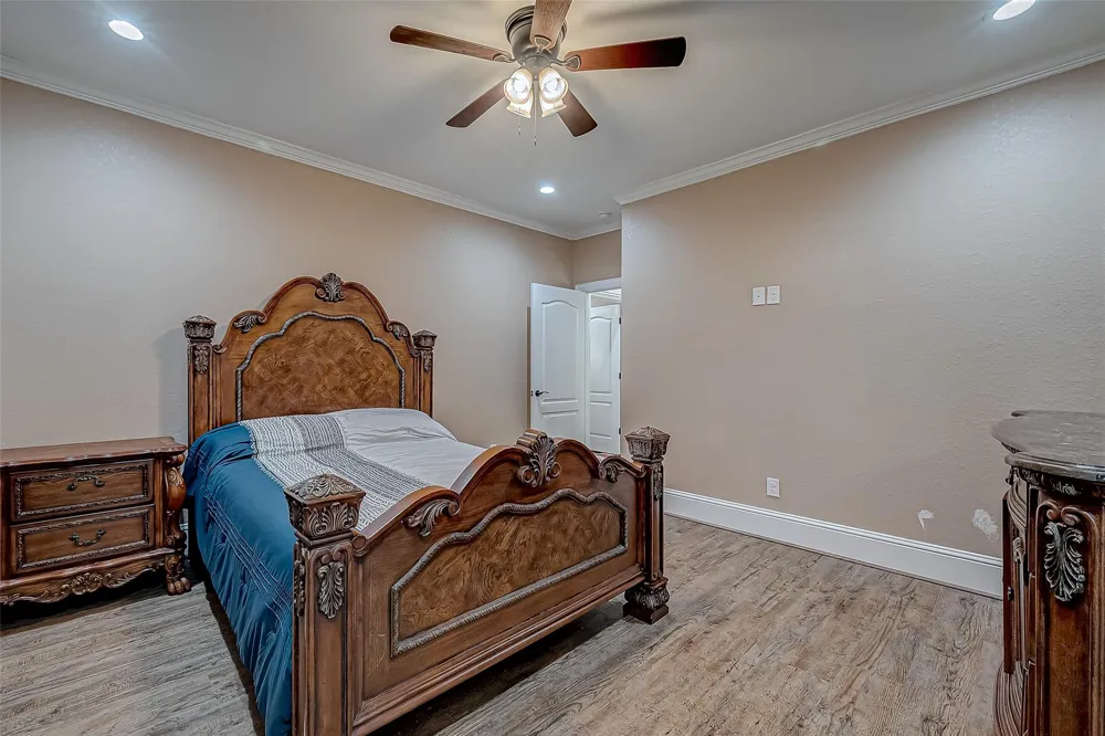 2011 Crescent Drive La Porte, TX 77571