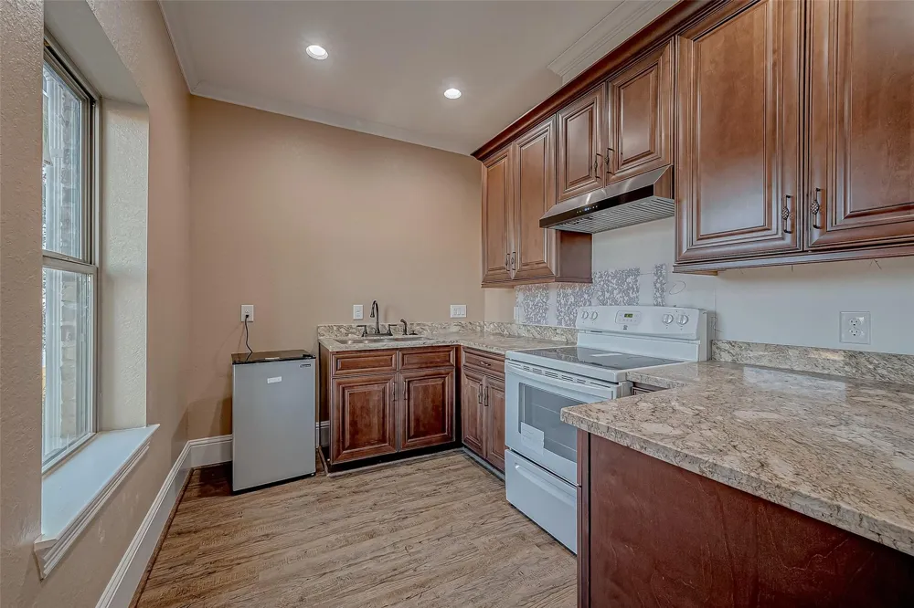 2011 Crescent Drive La Porte, TX 77571