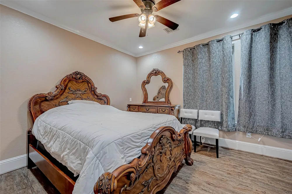 2011 Crescent Drive La Porte, TX 77571