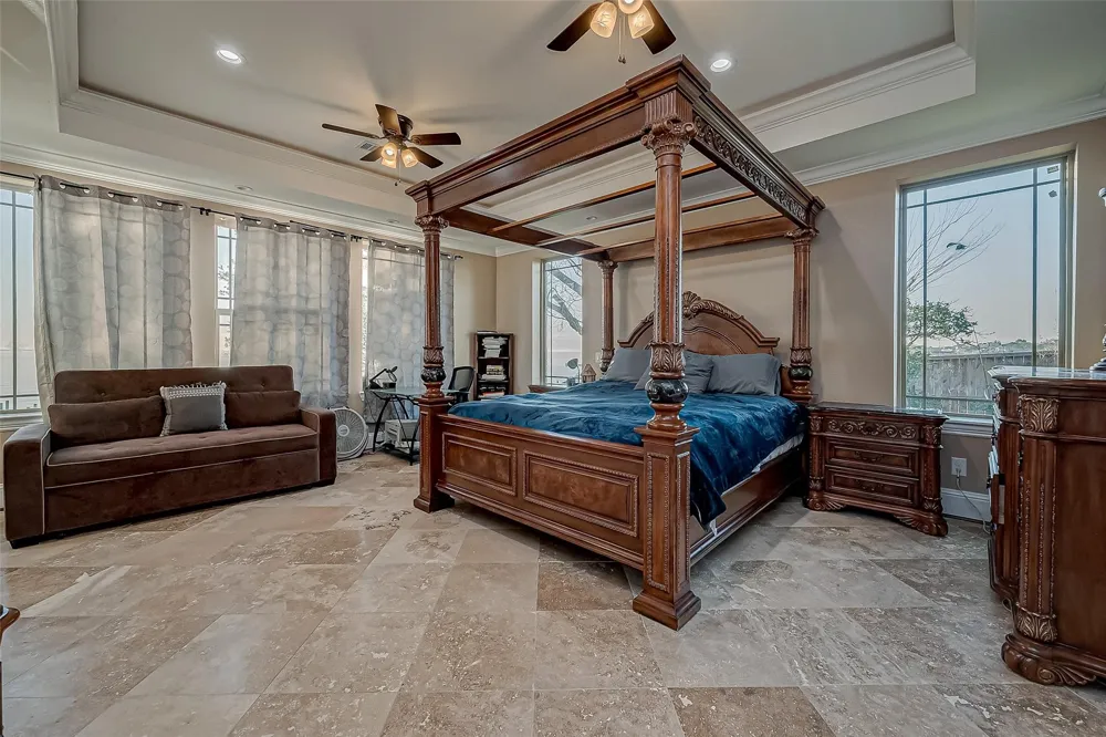 2011 Crescent Drive La Porte, TX 77571