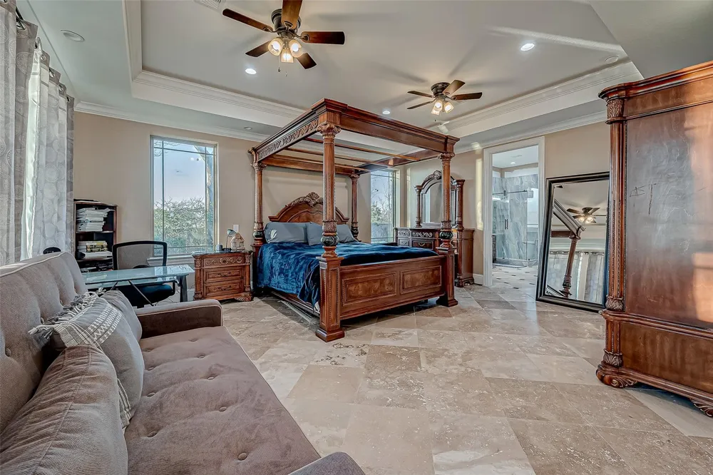 2011 Crescent Drive La Porte, TX 77571