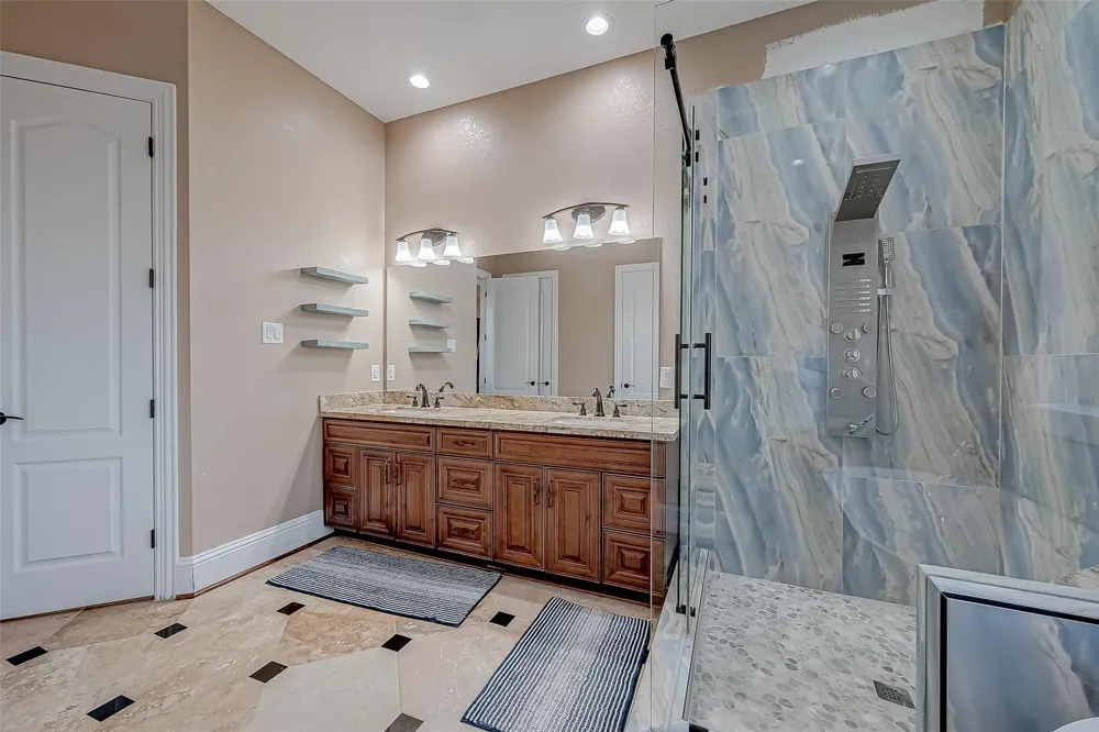 2011 Crescent Drive La Porte, TX 77571
