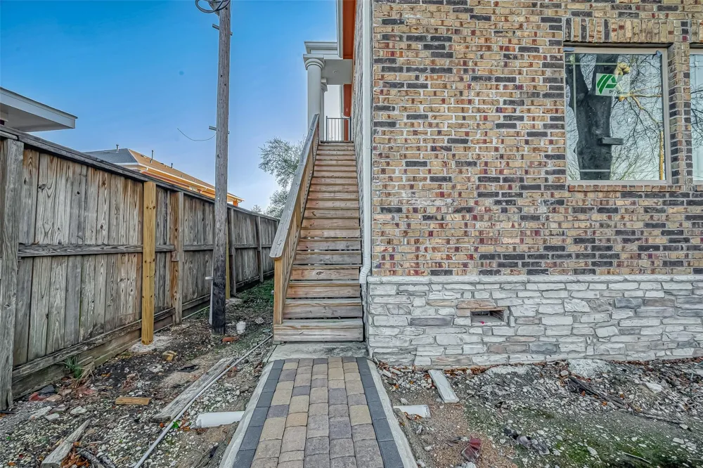 2011 Crescent Drive La Porte, TX 77571
