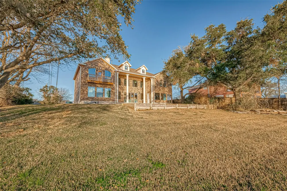 2011 Crescent Drive La Porte, TX 77571
