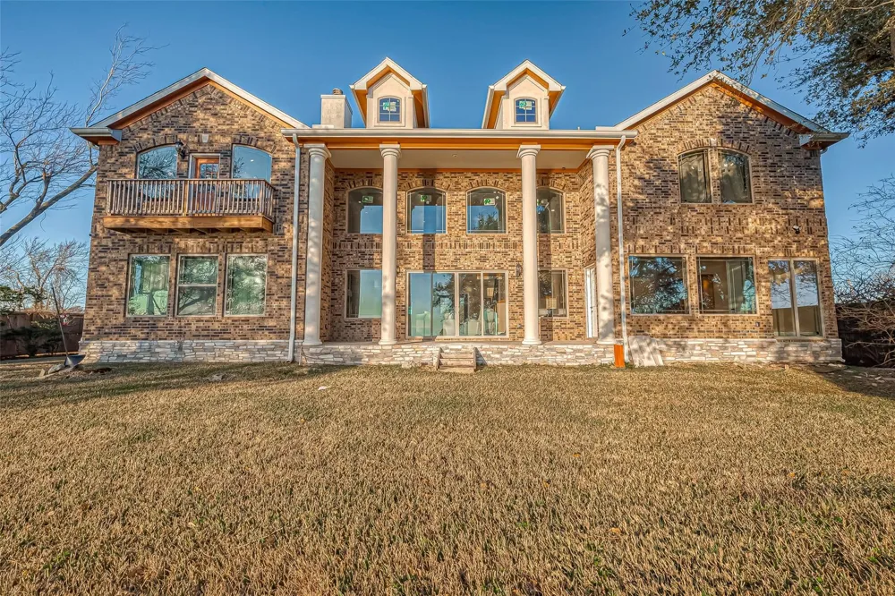 2011 Crescent Drive La Porte, TX 77571