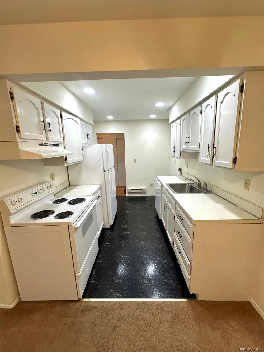 1 Germonds Village #14 Bardonia, NY 10954