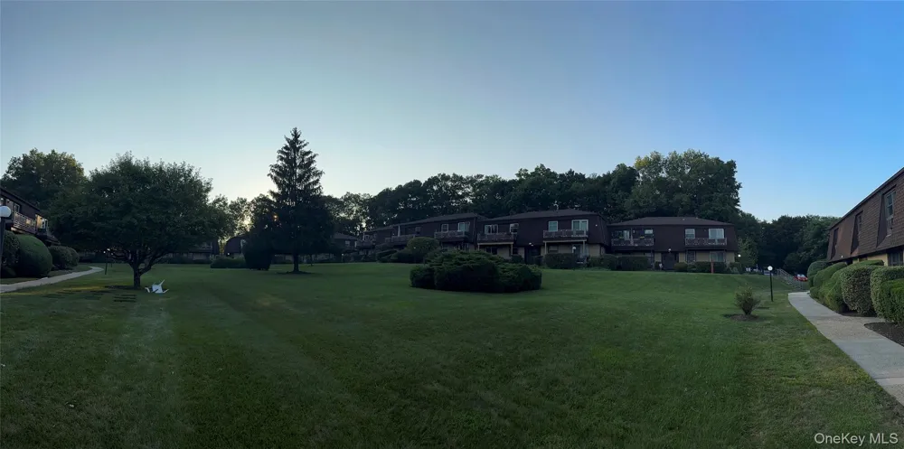 1 Germonds Village #14 Bardonia, NY 10954