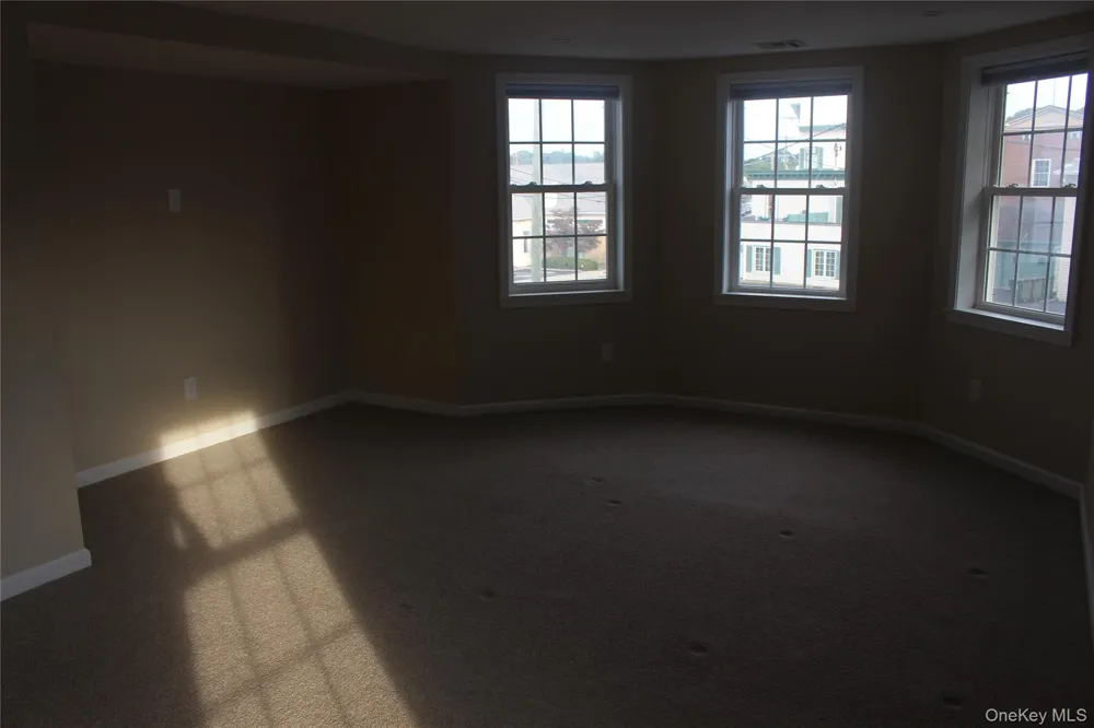 17 Bank Street Walden, NY 12586
