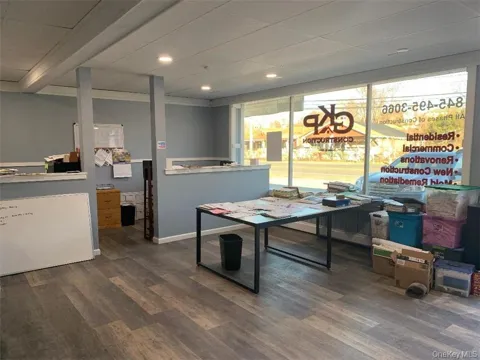 5273 Route 9w #B Middle storefront