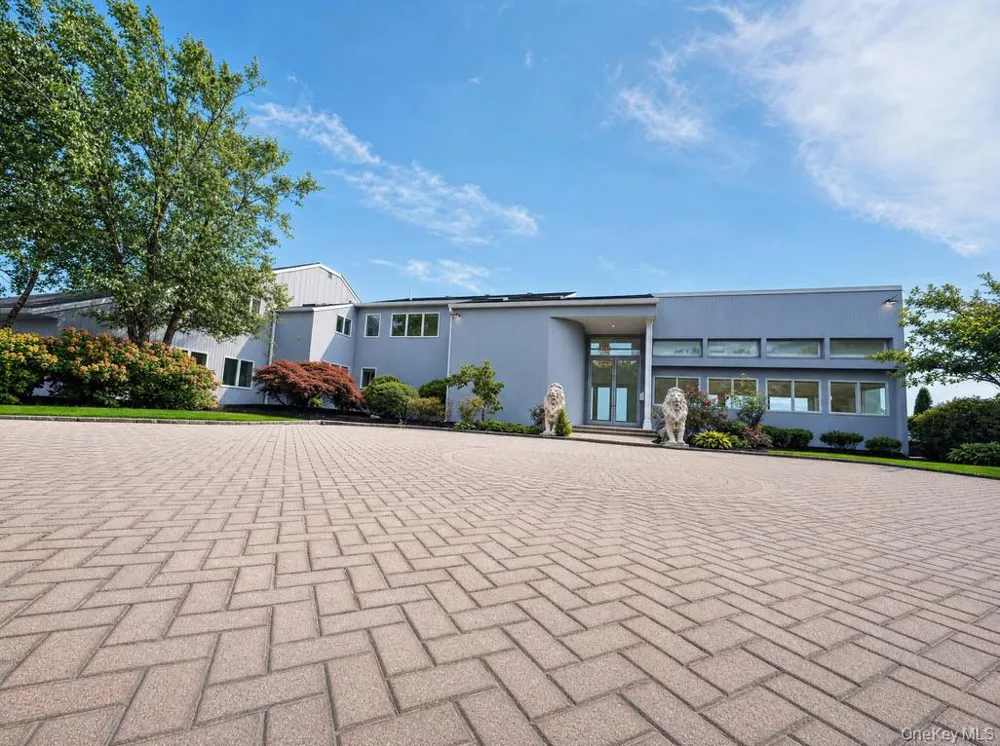 170 S Penataquit Avenue Bay Shore, NY 11706