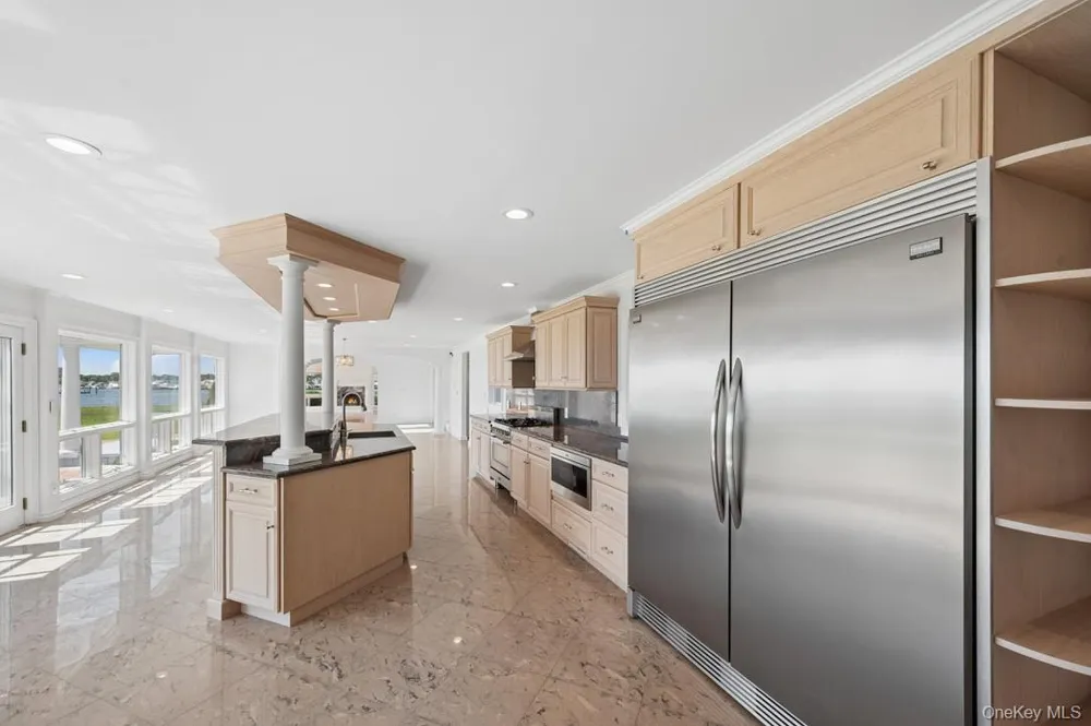 170 S Penataquit Avenue Bay Shore, NY 11706