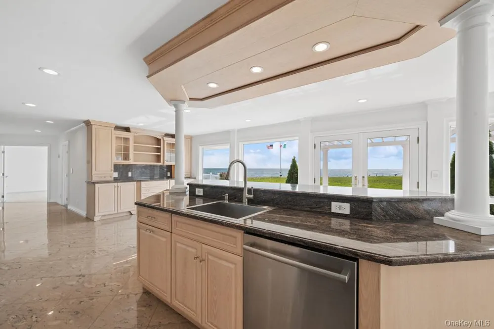 170 S Penataquit Avenue Bay Shore, NY 11706