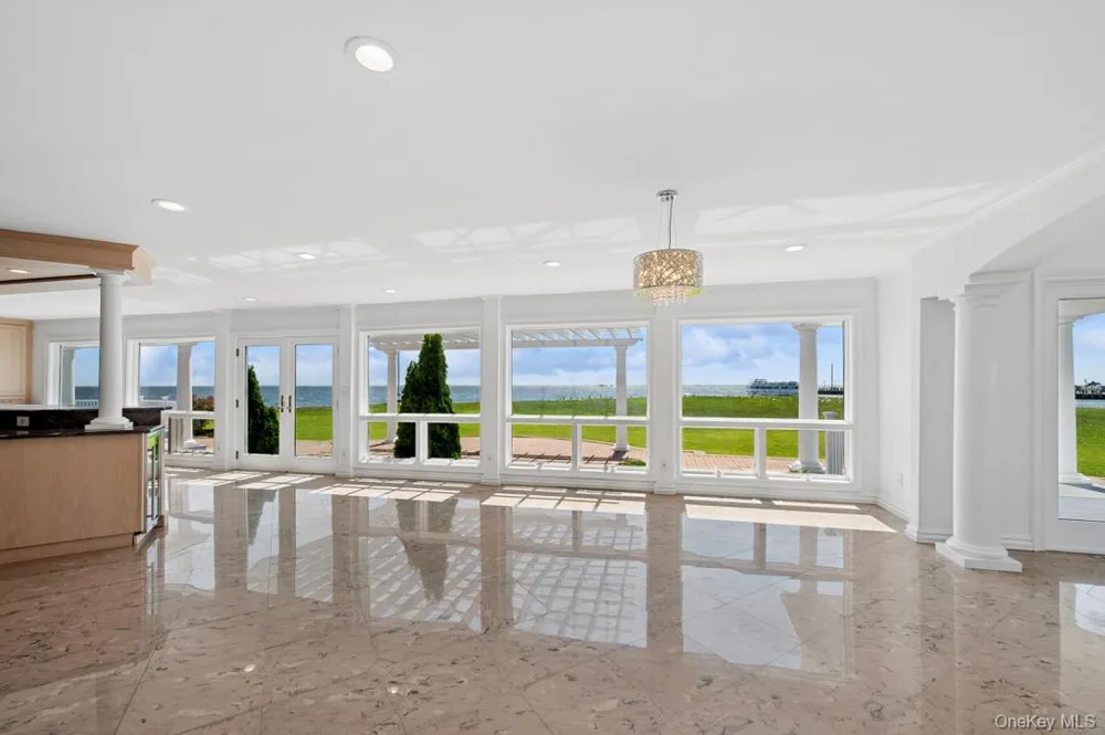 170 S Penataquit Avenue Bay Shore, NY 11706