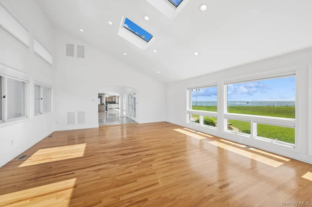 170 S Penataquit Avenue Bay Shore, NY 11706
