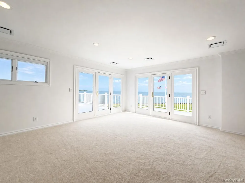 170 S Penataquit Avenue Bay Shore, NY 11706