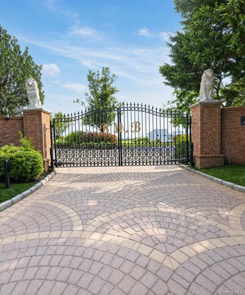 170 S Penataquit Avenue Bay Shore, NY 11706