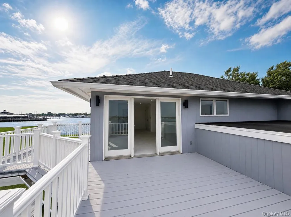 170 S Penataquit Avenue Bay Shore, NY 11706