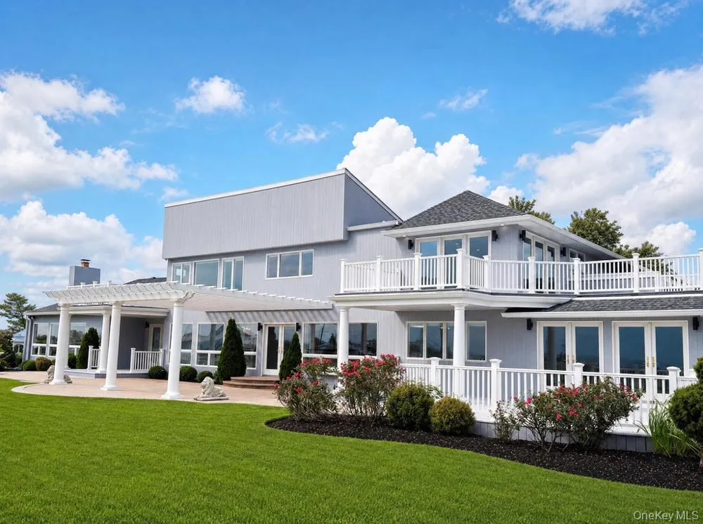 170 S Penataquit Avenue Bay Shore, NY 11706