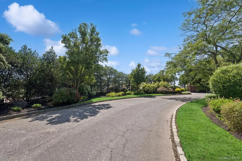 170 S Penataquit Avenue Bay Shore, NY 11706