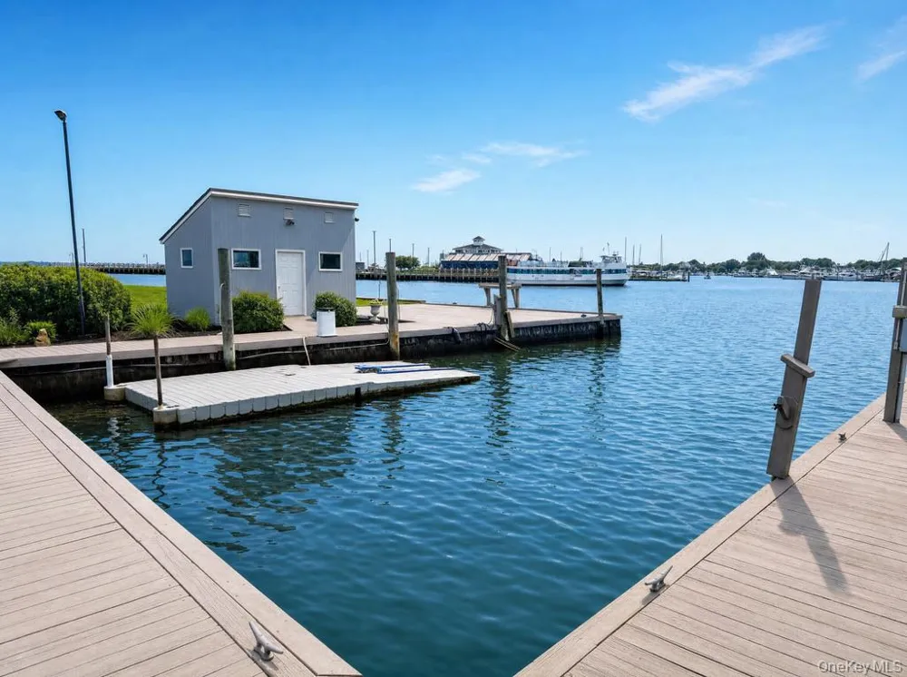 170 S Penataquit Avenue Bay Shore, NY 11706