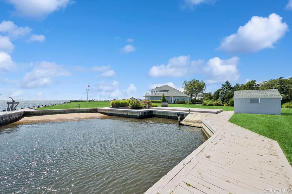 170 S Penataquit Avenue Bay Shore, NY 11706