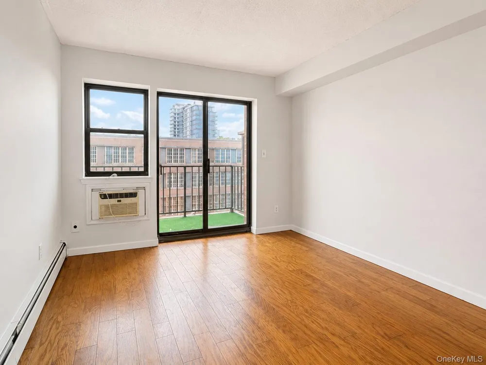 13935 35th Avenue #4B Flushing, NY 11354