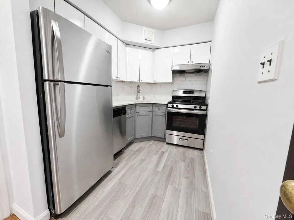 13935 35th Avenue #4B Flushing, NY 11354