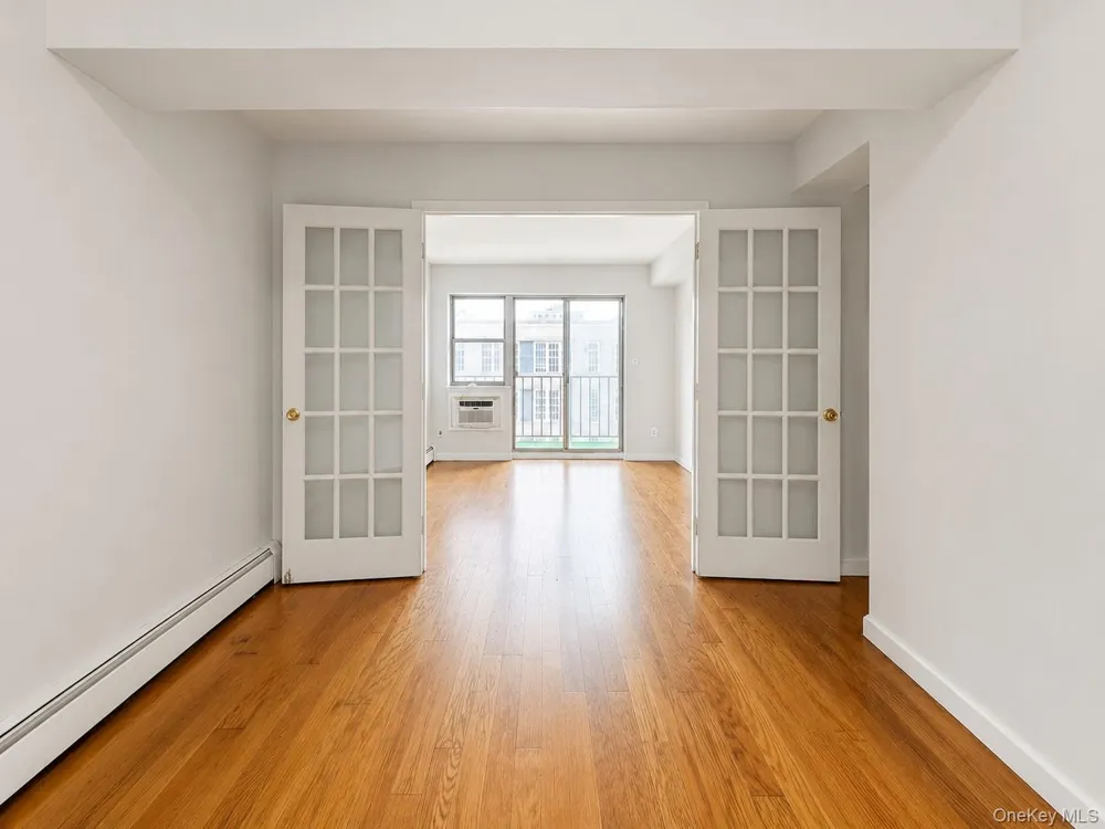 13935 35th Avenue #4B Flushing, NY 11354