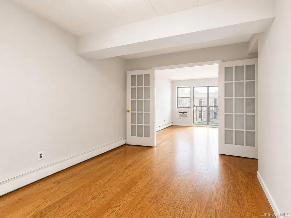 13935 35th Avenue #4B Flushing, NY 11354