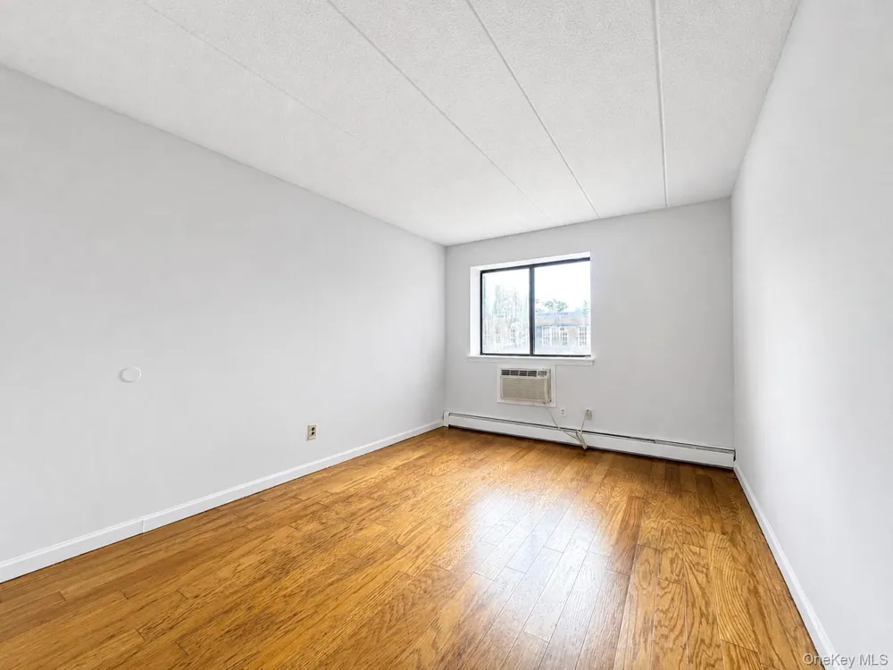 13935 35th Avenue #4B Flushing, NY 11354
