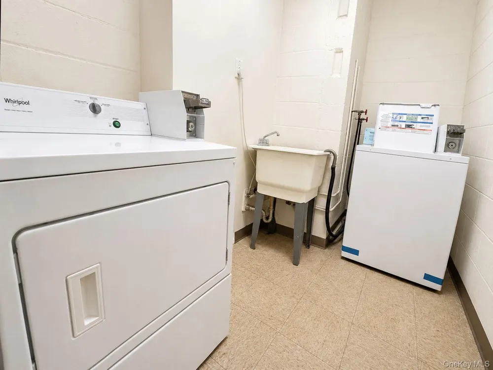 13935 35th Avenue #4B Flushing, NY 11354