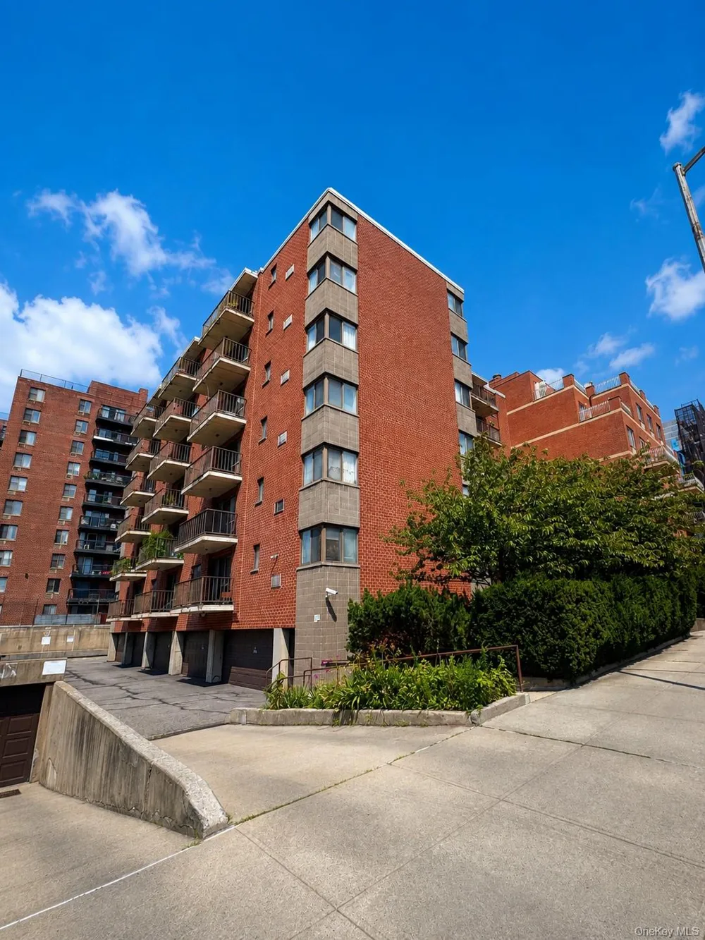 13935 35th Avenue #4B Flushing, NY 11354