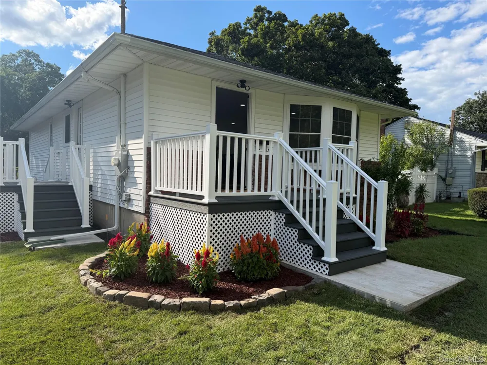 1544 Thompson Drive Bay Shore, NY 11706