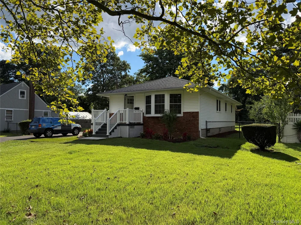 1544 Thompson Drive Bay Shore, NY 11706