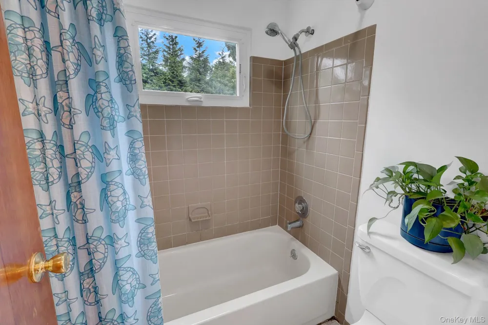 5 Madsen Lane East Northport, NY 11731