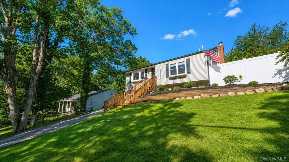 19 Hawthorne Road Rocky Point, NY 11778