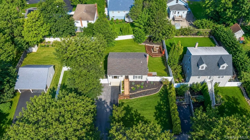 19 Hawthorne Road Rocky Point, NY 11778