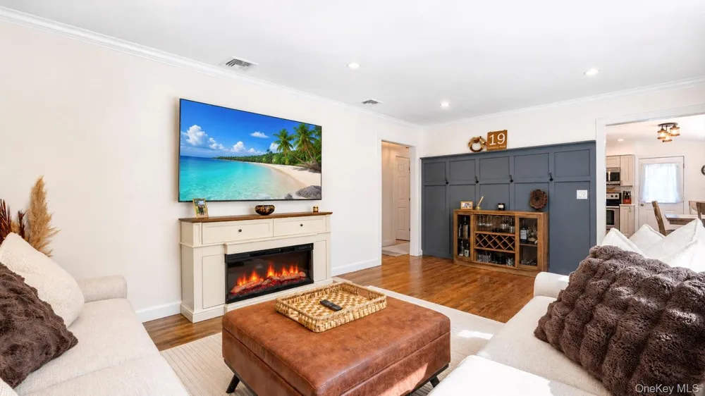 19 Hawthorne Road Rocky Point, NY 11778